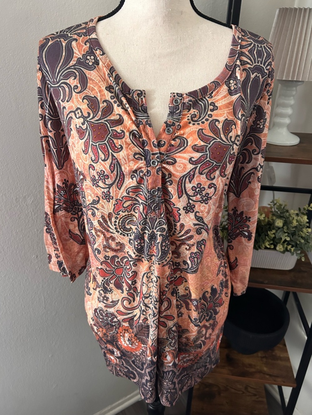 Avenue Peach Paisley Embellished V-Neck Vintage Sparkly Stretch Top 90’s Eras